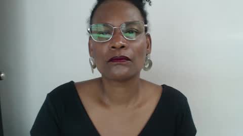 Snapshot of roushlove chatting on February 2025 04:46:02 PM luxa online show from February 2025 04:46:02 PM
