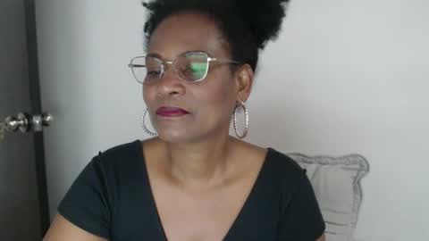 Snapshot of roushlove chatting on February 2025 09:15:01 PM luxa online show from February 2025 09:15:01 PM