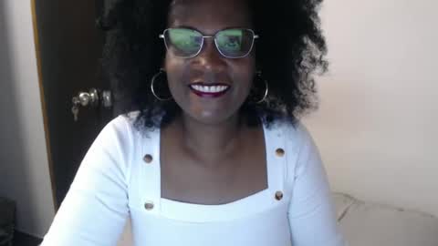 Snapshot of roushlove chatting on February 2025 09:31:01 PM luxa online show from February 2025 09:31:01 PM