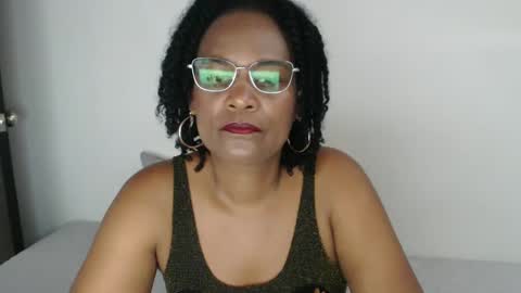 Snapshot of roushlove chatting on February 2025 07:03:01 PM luxa online show from February 2025 07:03:01 PM