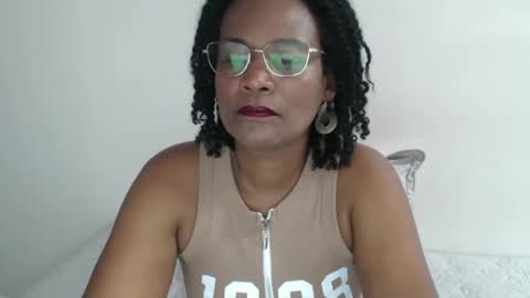 Snapshot of roushlove chatting on March 2025 04:10:01 PM luxa online show from March 2025 04:10:01 PM