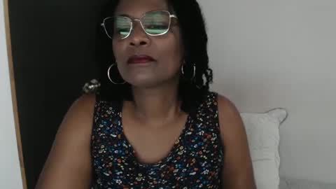 Snapshot of roushlove chatting on March 2025 12:55:02 PM luxa online show from March 2025 12:55:02 PM