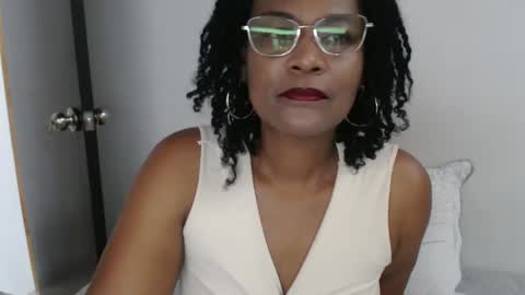 Snapshot of roushlove chatting on March 2025 12:19:02 PM luxa online show from March 2025 12:19:02 PM