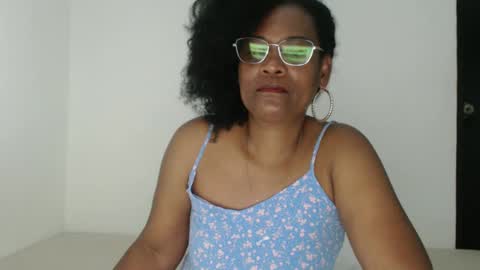Snapshot of roushlove chatting on September 2025 12:11:02 AM luxa online show from September 2025 12:11:02 AM
