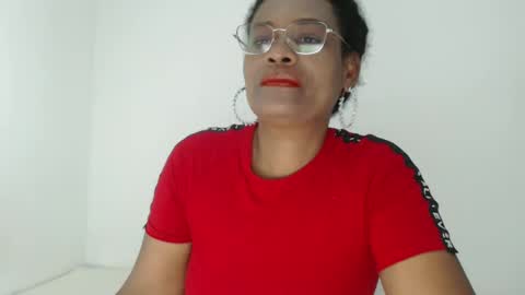 Snapshot of roushlove chatting on September 2025 12:40:01 PM luxa online show from September 2025 12:40:01 PM