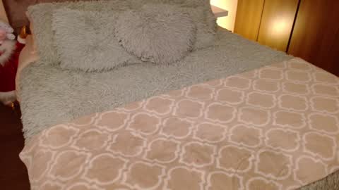 Rouss marie henao  online show from January 2025 05:17:02 AM