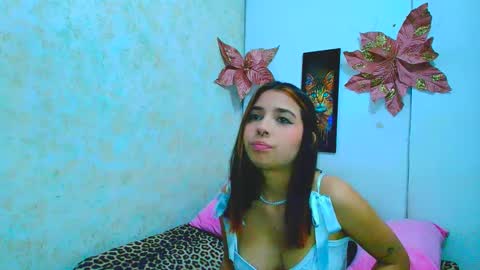 rousse_violet online show from February 2025 08:20:02 PM