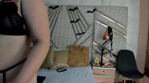 Snapshot of roussewalker chatting on November 2025 12:37:02 PM RousseWalker online show from November 2025 12:37:02 PM