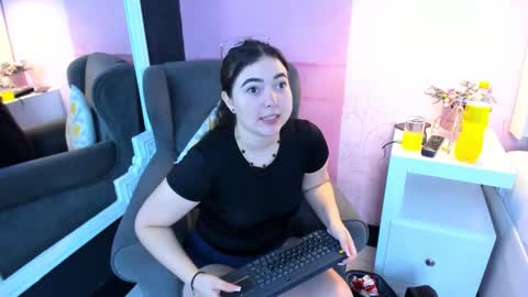 Snapshot of roussewalker chatting on November 2025 07:02:02 PM RousseWalker online show from November 2025 07:02:02 PM