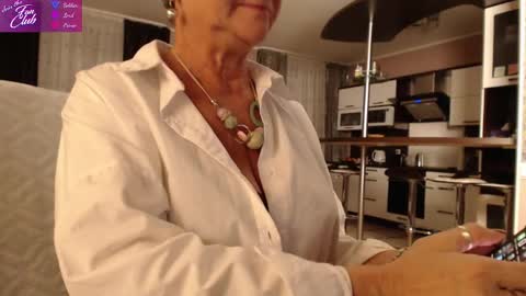 Roxana online show from December 2024 02:26:02 PM