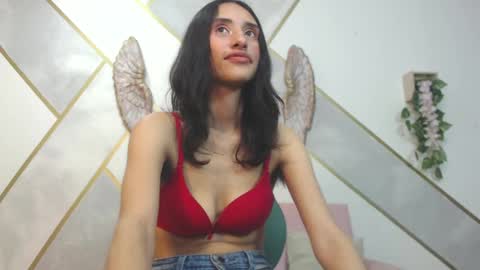 Snapshot of roxana_cyrano chatting on February 2025 09:41:02 PM online show from February 2025 09:41:02 PM