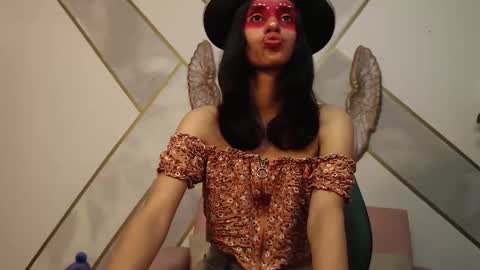 Snapshot of roxana_cyrano chatting on February 2025 10:15:02 PM online show from February 2025 10:15:02 PM
