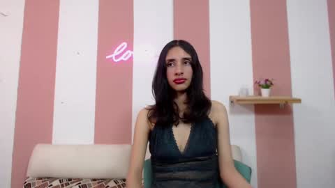 Snapshot of roxana_cyrano chatting on March 2025 07:39:01 PM online show from March 2025 07:39:01 PM