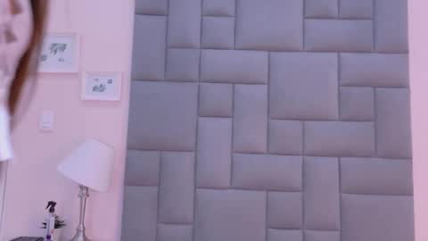 Roxana   online show from October 2025 05:23:02 PM