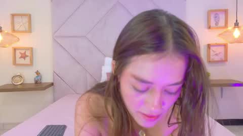 Roxana   online show from November 2025 07:38:01 PM