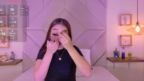 Roxana   online show from November 2025 07:47:01 PM