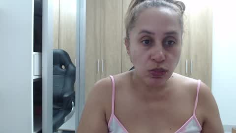 Roxana online show from January 2025 04:20:01 AM