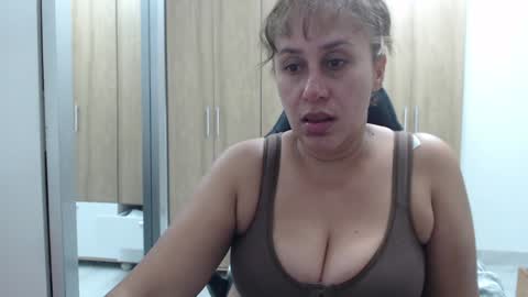 Roxana online show from February 2025 04:31:02 AM