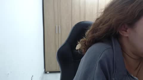 Roxana online show from November 2025 01:39:01 AM