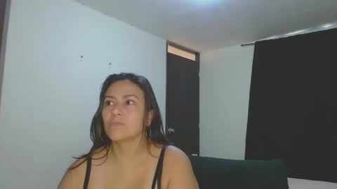 Snapshot of roxanasexy2025 chatting on November 2025 12:49:01 PM roxanasexy2025 online show from November 2025 12:49:01 PM