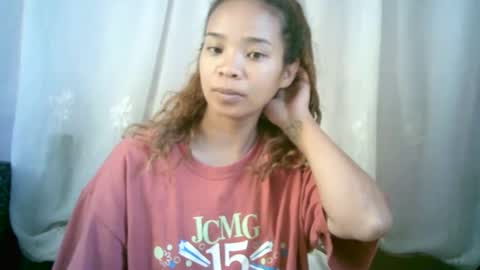 Snapshot of roxanne_98 chatting on January 2025 02:50:02 AM roxanne_98 online show from January 2025 02:50:02 AM