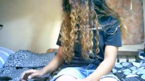 Snapshot of roxanne_98 chatting on January 2025 12:36:02 PM roxanne_98 online show from January 2025 12:36:02 PM