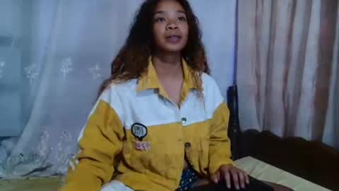 Snapshot of roxanne_98 chatting on January 2025 02:51:01 AM roxanne_98 online show from January 2025 02:51:01 AM