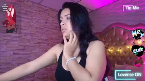 roxanne_han online show from September 2025 11:34:02 AM