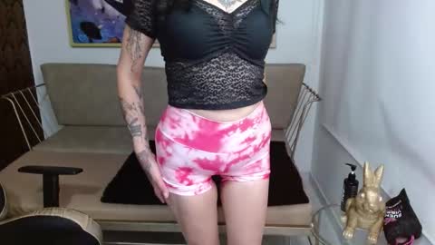 Snapshot of roxanne_vale chatting on November 2025 08:38:02 PM Roxanne online show from November 2025 08:38:02 PM