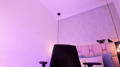 Snapshot of roxie_summers chatting on December 2024 09:44:02 PM Roxie online show from December 2024 09:44:02 PM