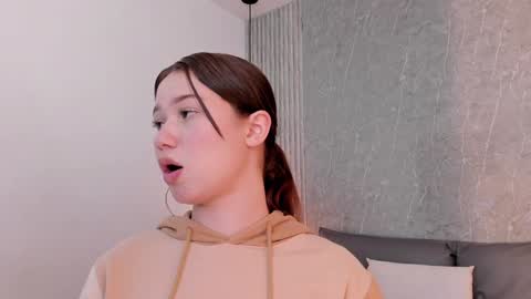 Snapshot of roxie_summers chatting on December 2024 06:05:02 PM Roxie online show from December 2024 06:05:02 PM