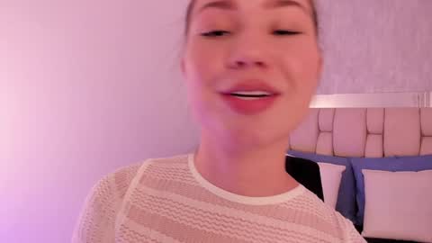 Snapshot of roxie_summers chatting on January 2025 10:41:01 PM Roxie online show from January 2025 10:41:01 PM