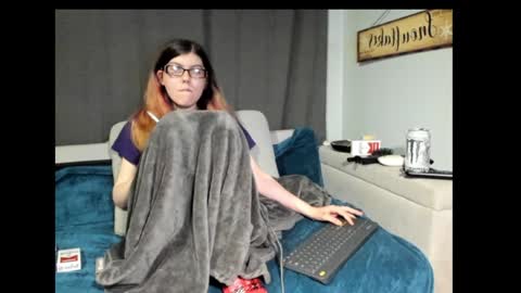 roxihazeleyes online show from January 2025 03:45:01 AM