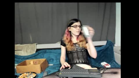 roxihazeleyes online show from January 2025 08:19:02 PM