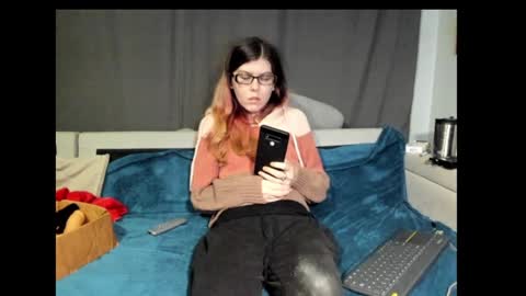 roxihazeleyes online show from January 2025 07:26:01 AM