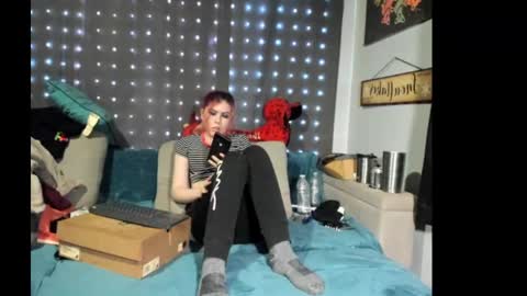 roxihazeleyes online show from September 2025 07:08:01 AM