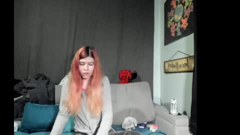 Snapshot of roxihazeleyes chatting on October 2025 01:06:02 PM roxihazeleyes online show from October 2025 01:06:02 PM