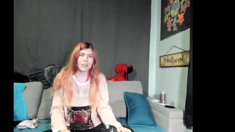 Snapshot of roxihazeleyes chatting on October 2025 02:35:02 PM roxihazeleyes online show from October 2025 02:35:02 PM