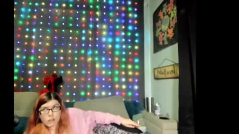 Snapshot of roxihazeleyes chatting on October 2025 03:42:01 PM roxihazeleyes online show from October 2025 03:42:01 PM