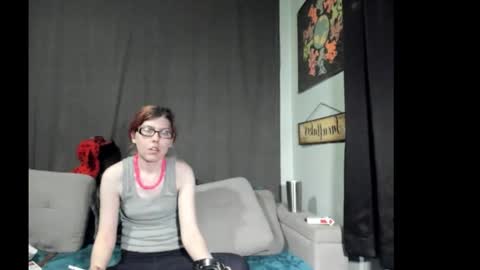 Snapshot of roxihazeleyes chatting on October 2025 12:32:01 AM roxihazeleyes online show from October 2025 12:32:01 AM