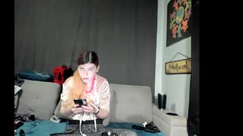 Snapshot of roxihazeleyes chatting on October 2025 05:35:02 PM roxihazeleyes online show from October 2025 05:35:02 PM