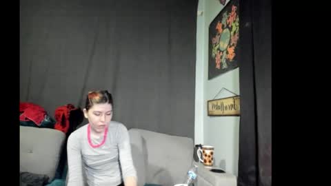 Snapshot of roxihazeleyes chatting on October 2025 05:35:02 PM roxihazeleyes online show from October 2025 05:35:02 PM