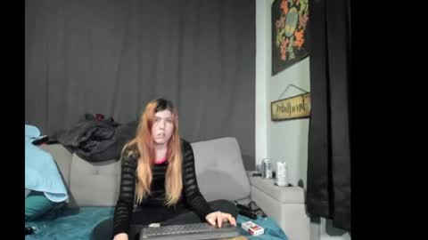 Snapshot of roxihazeleyes chatting on October 2025 03:29:02 AM roxihazeleyes online show from October 2025 03:29:02 AM