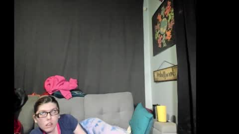 Snapshot of roxihazeleyes chatting on November 2025 02:11:02 AM roxihazeleyes online show from November 2025 02:11:02 AM