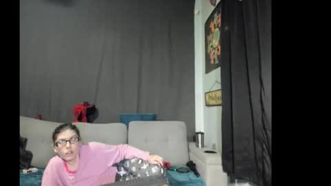 Snapshot of roxihazeleyes chatting on November 2025 01:07:02 PM roxihazeleyes online show from November 2025 01:07:02 PM