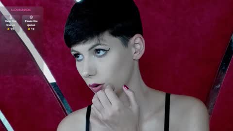 Snapshot of roxxy_rouge chatting on October 2025 07:55:01 PM Roxy online show from October 2025 07:55:01 PM