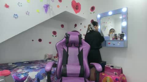 Snapshot of roxy_lu_07 chatting on October 2025 01:50:02 AM Roxy online show from October 2025 01:50:02 AM