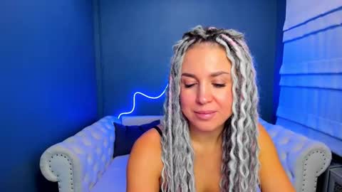 Roxy online show from October 2025 01:42:01 AM