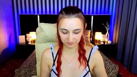 roxy_rayy online show from October 2025 01:11:01 PM