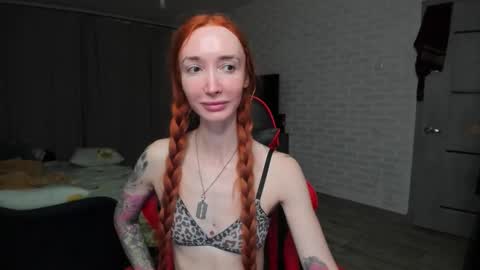 Snapshot of roxy_silver chatting on November 2025 09:58:01 PM Roxy online show from November 2025 09:58:01 PM